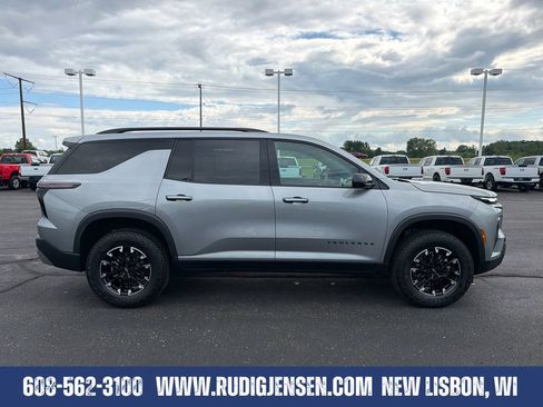 Used 2025 Chevrolet Traverse Z71 AWD/4WD image 6