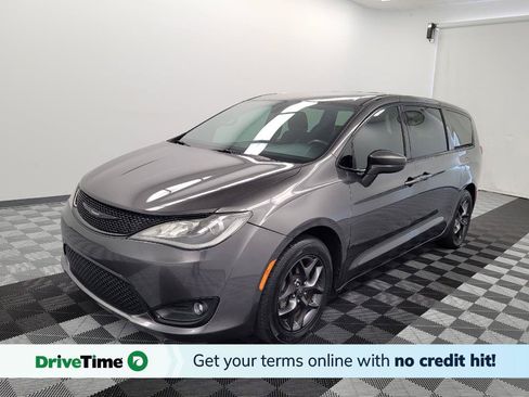 Used 2019 Chrysler Pacifica Touring Plus w/ S Appearance Package FWD image 1