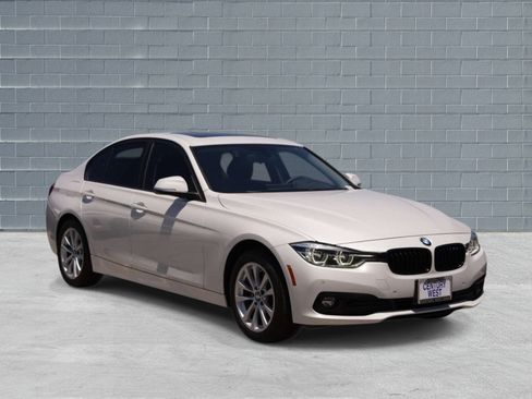 Used 2018 BMW 320i Sedan w/ Convenience Package RWD image 1