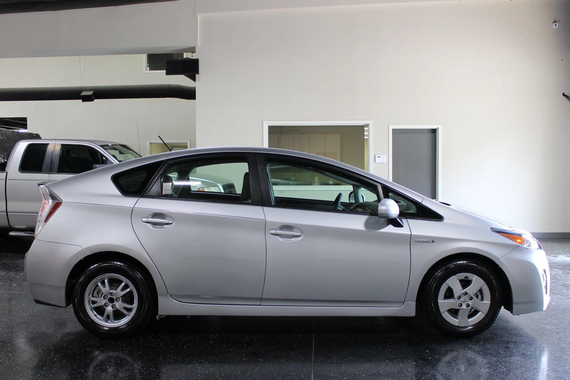 Used 2011 Toyota Prius Two FWD image 2