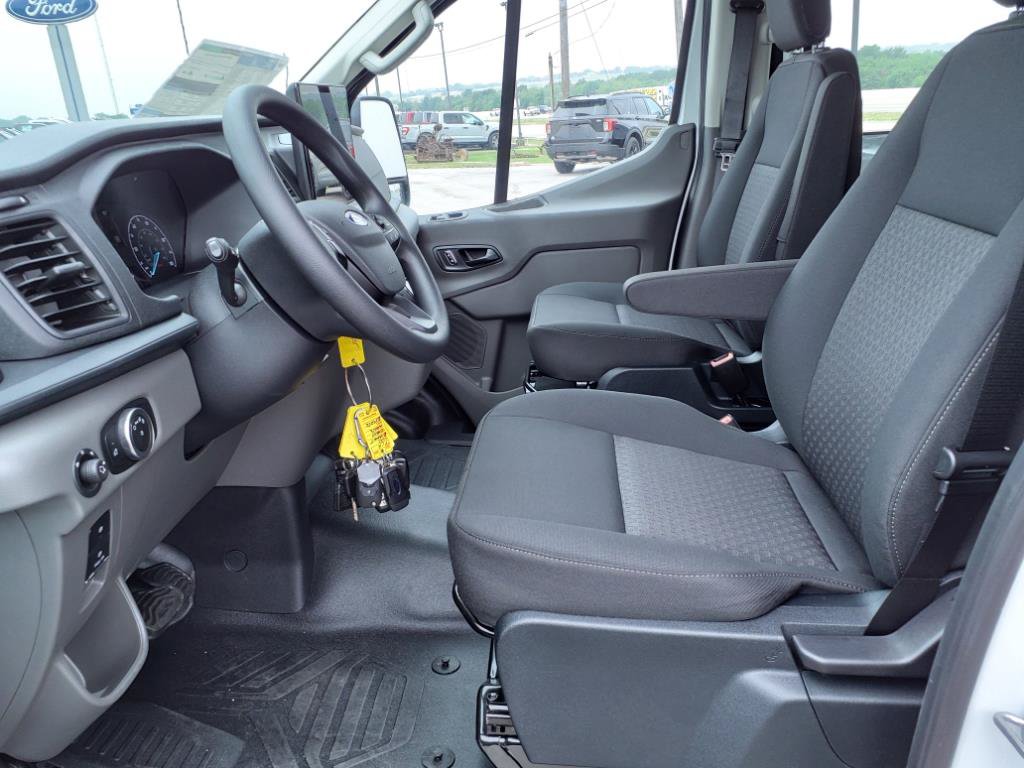 Used 2023 Ford E-Transit Low Roof RWD image 5
