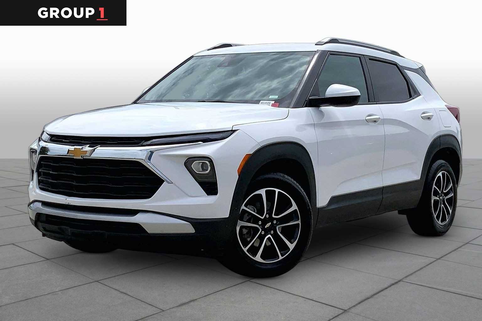 Used 2025 Chevrolet TrailBlazer LT FWD image 1
