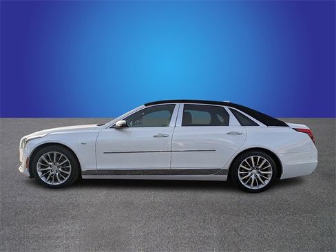 Used 2017 Cadillac CT6 Luxury image 2