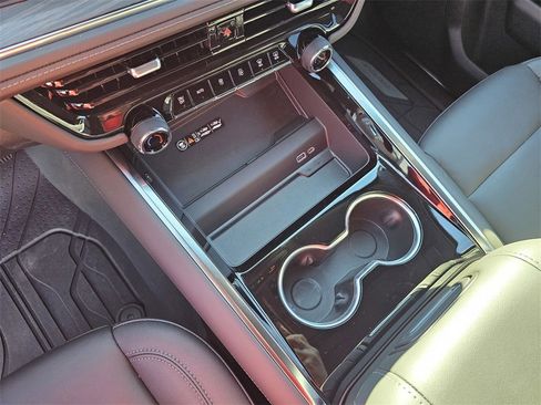 Used 2025 Chevrolet Tahoe Z71 w/ Z71 Off-Road Package image 24