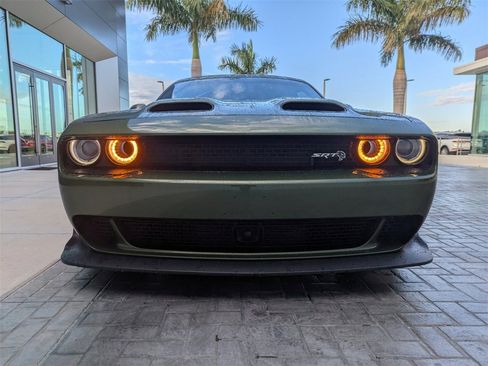 Used 2019 Dodge Challenger SRT Hellcat image 9
