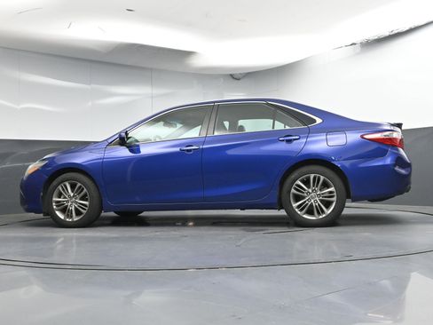 Used 2015 Toyota Camry SE FWD image 29