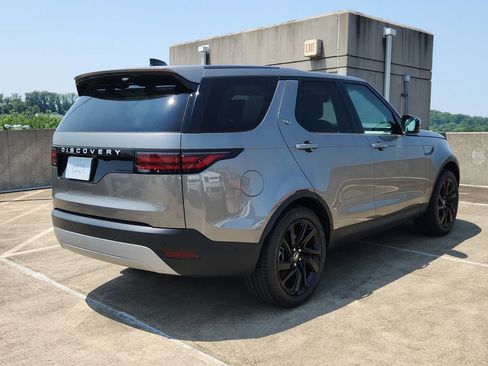 Used 2025 Land Rover Discovery S AWD/4WD image 2
