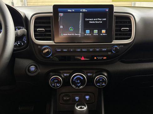 Used 2020 Hyundai Venue SEL w/ Convenience + Premium Package FWD image 19