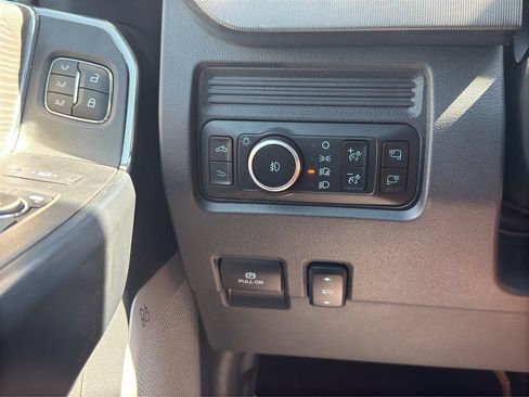 Used 2025 Ford F250 Platinum AWD/4WD image 23