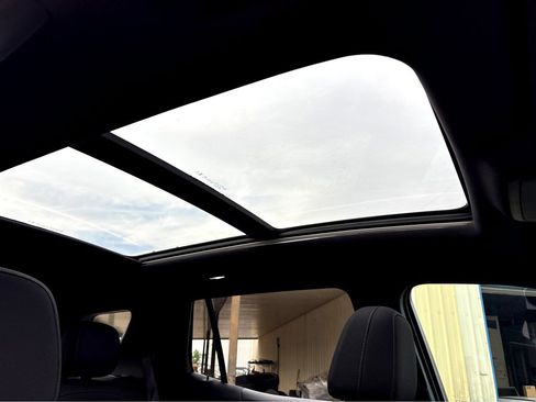 Certified 2025 Chevrolet Equinox LT image 10