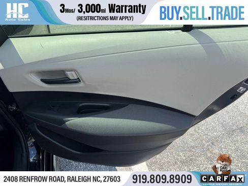 Used 2022 Toyota Corolla LE FWD image 19