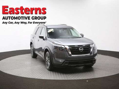 Used 2025 Nissan Pathfinder SV FWD image 51