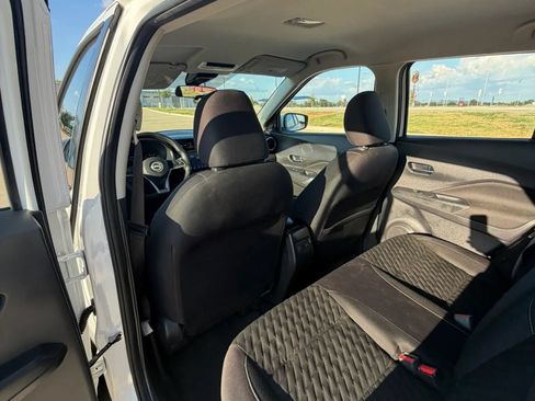 Used 2022 Nissan Kicks SV FWD image 25