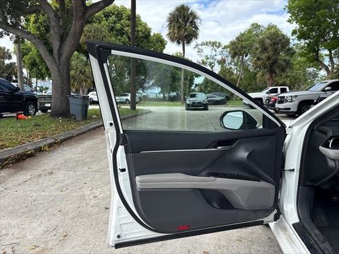 Used 2023 Toyota Camry LE FWD image 11