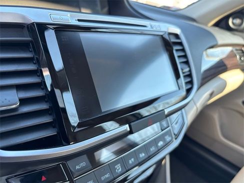 Used 2016 Honda Accord EX-L image 17