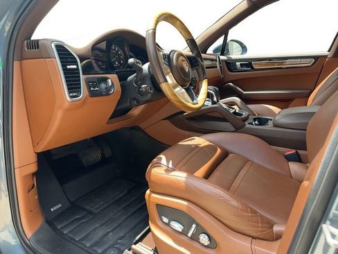 Used 2020 Porsche Cayenne E-Hybrid image 11