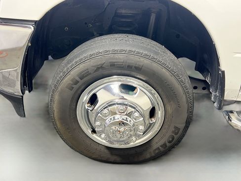 Used 2024 RAM 3500 Big Horn AWD/4WD image 13