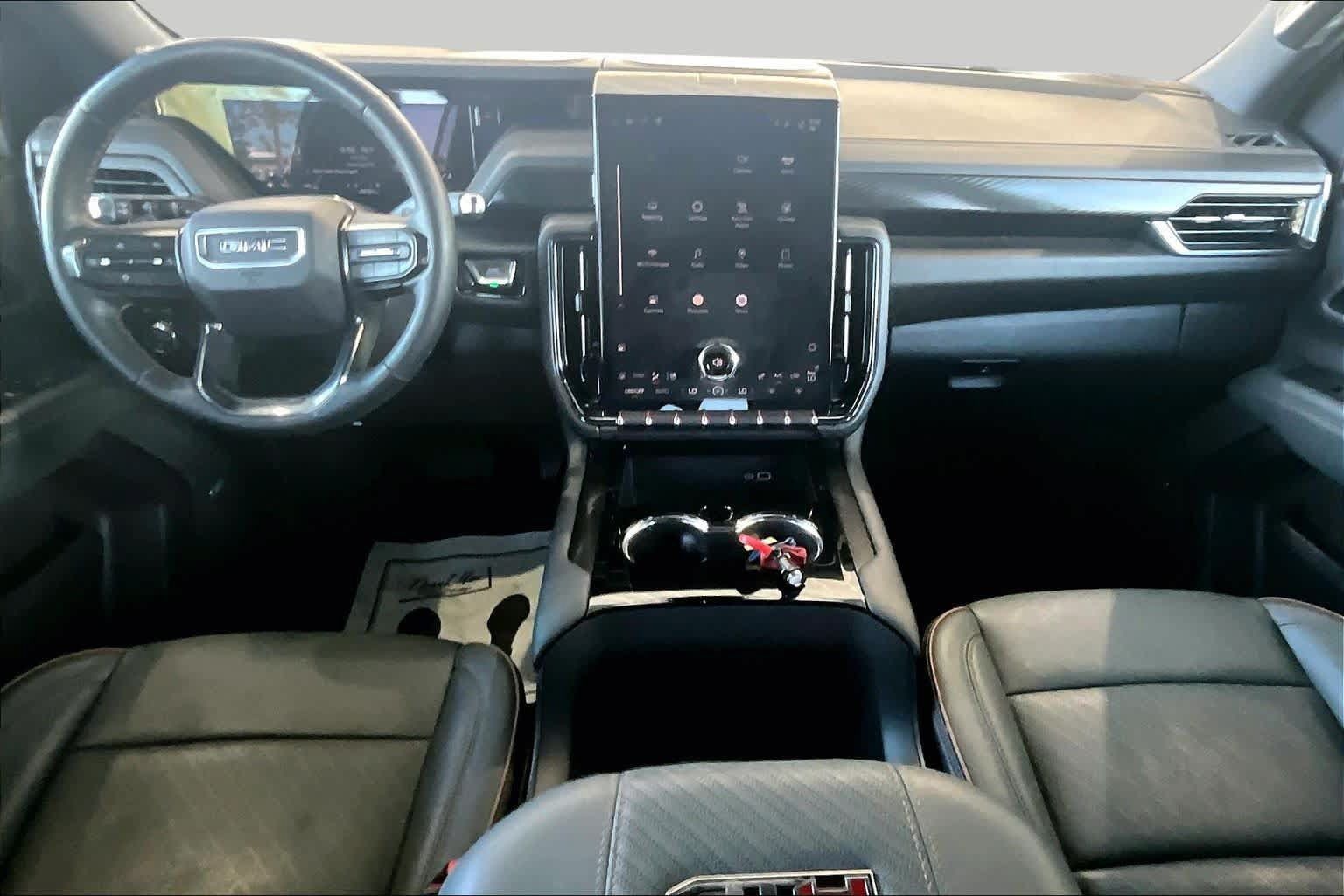 Used 2025 GMC Yukon XL AT4 w/ AT4 Premium Package AWD/4WD image 16