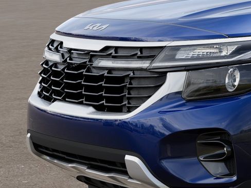 New 2026 Kia Seltos EX FWD image 13