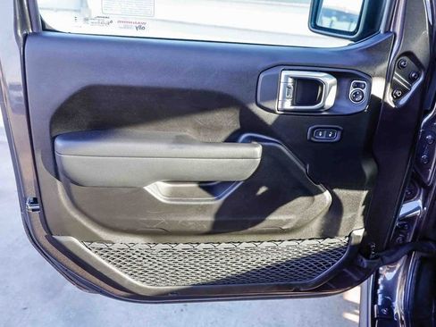 Used 2025 Jeep Wrangler Unlimited Sport AWD/4WD image 25