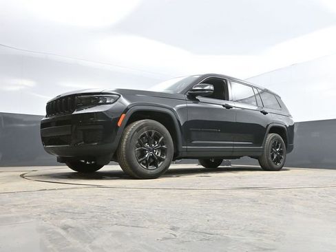 Used 2024 Jeep Grand Cherokee L Laredo image 50