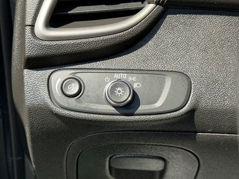 Used 2019 Chevrolet Trax LS w/ LPO, Protection Package FWD image 18