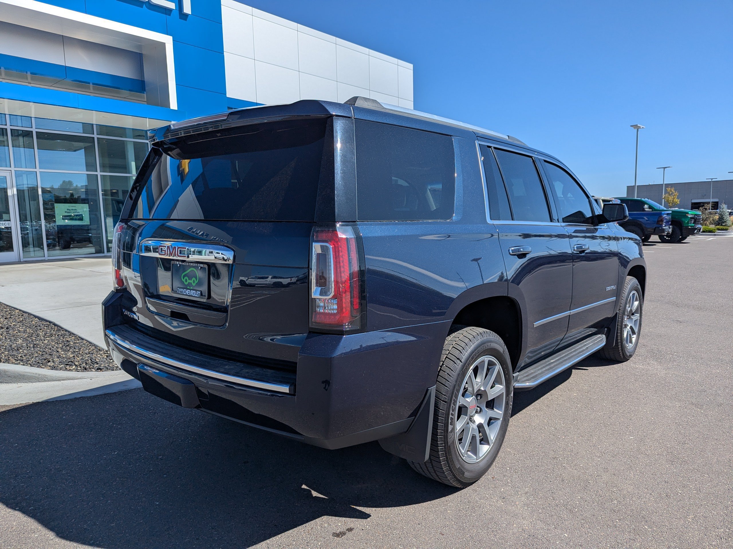 Certified 2017 GMC Yukon Denali w/ Open Road Package AWD/4WD image 39