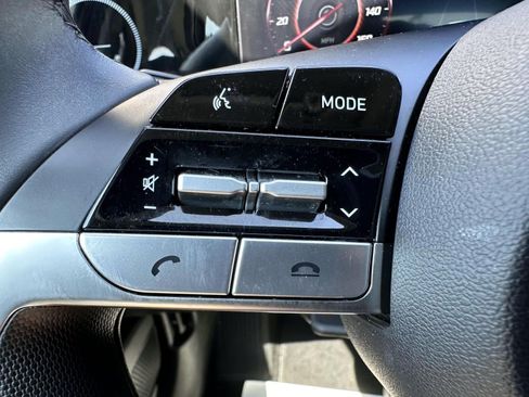 Used 2023 Hyundai Elantra SEL w/ Convenience Package FWD image 15