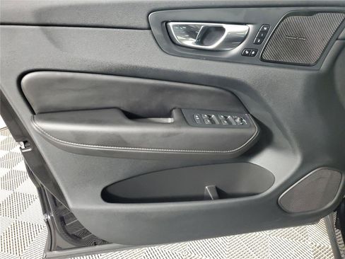 Certified 2023 Volvo XC60 B5 Ultimate w/ Climate Package FWD image 18