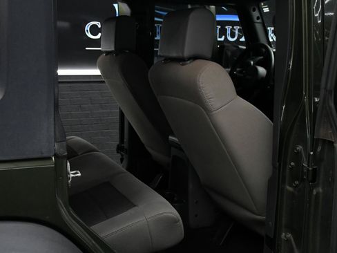 Used 2009 Jeep Wrangler Unlimited X RWD image 22
