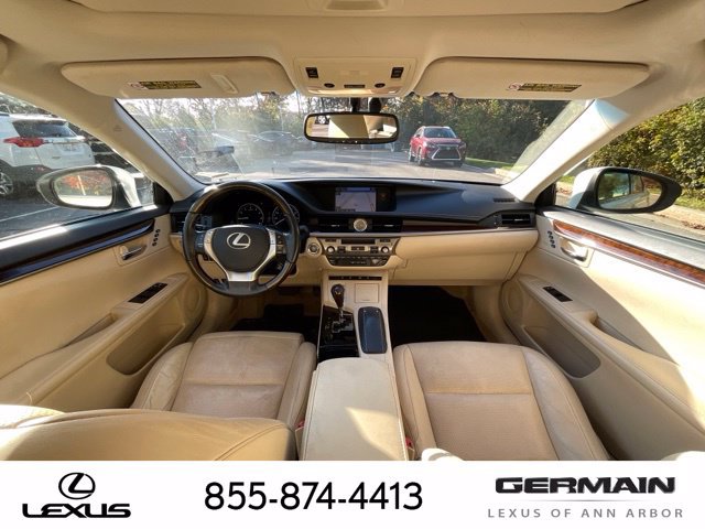 Used 2015 Lexus ES 350 w/ Ultra Luxury Package FWD image 14