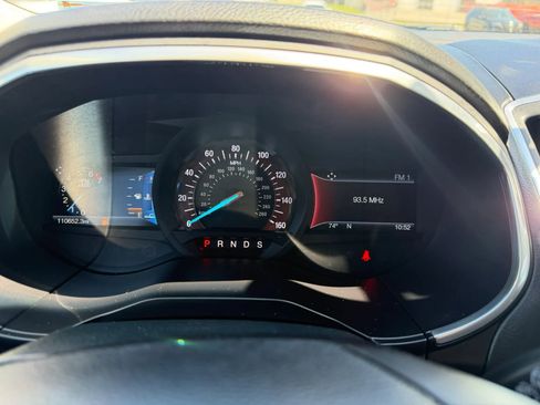 Used 2017 Ford Edge Titanium w/ Technology Package AWD/4WD image 8