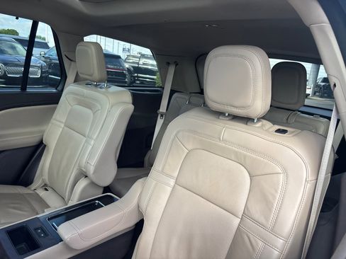 Used 2023 Lincoln Aviator Reserve w/ Equipment Group 201A AWD/4WD image 25