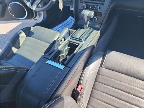 Used 2010 Ford Mustang Premium image 23