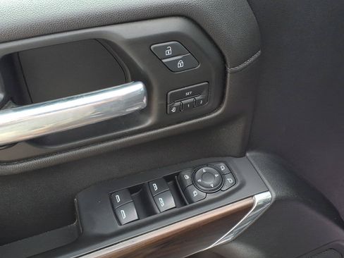 Used 2020 GMC Sierra 1500 SLT w/ SLT Premium Plus Package AWD/4WD image 16