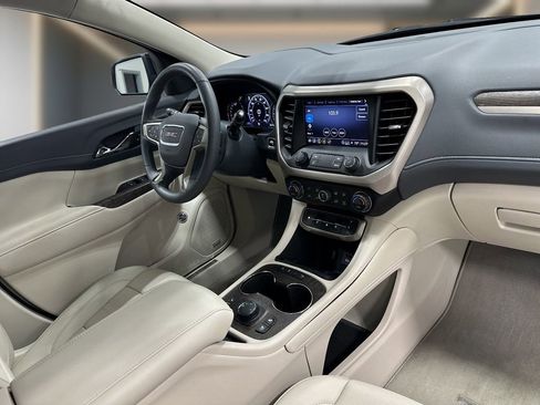 Used 2023 GMC Acadia Denali w/ Denali Ultimate Package FWD image 15