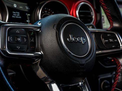 Used 2022 Jeep Gladiator Rubicon w/ Trailer Tow Package image 29