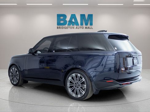Used 2023 Land Rover Range Rover SE AWD/4WD image 5