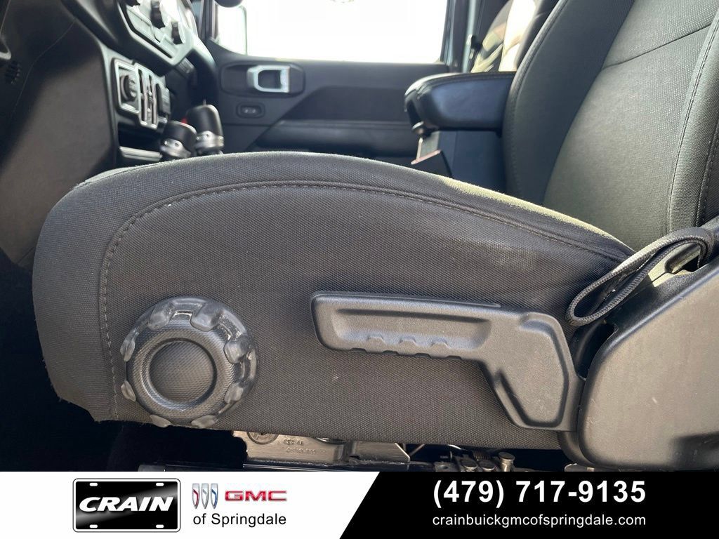 Used 2020 Jeep Wrangler Unlimited Sahara AWD/4WD image 10