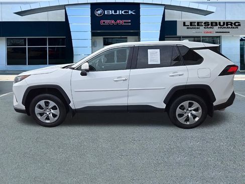 Used 2022 Toyota RAV4 LE image 4