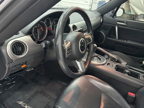 Used 2009 MAZDA MX-5 Miata Grand Touring RWD image 10