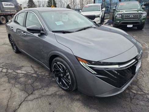 New 2026 Nissan Sentra SR image 2