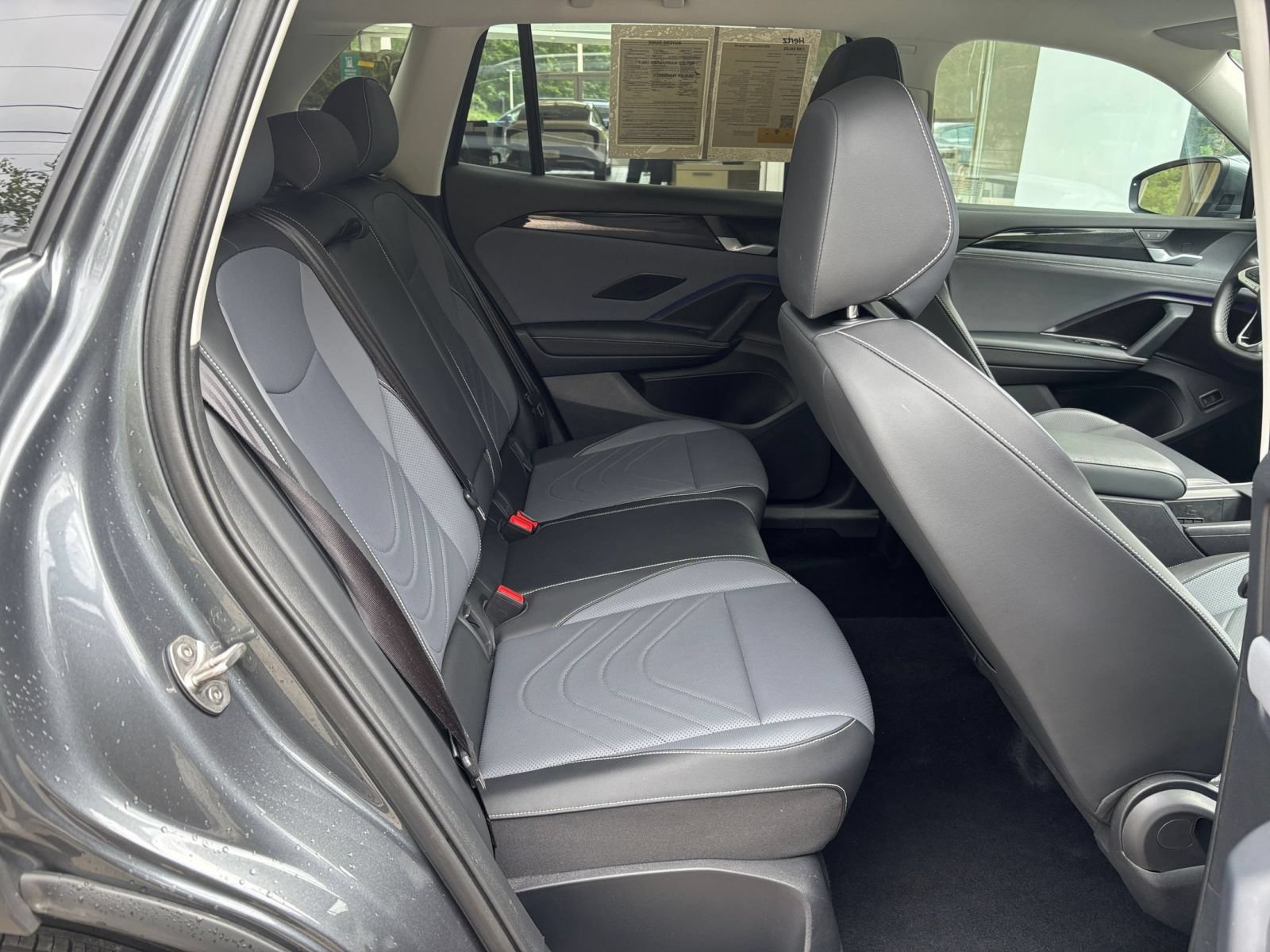 Used 2026 Volkswagen Tiguan SE AWD/4WD image 38