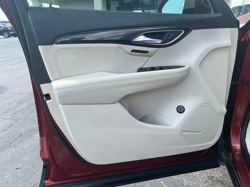 Used 2021 Buick Envision Essence FWD image 25