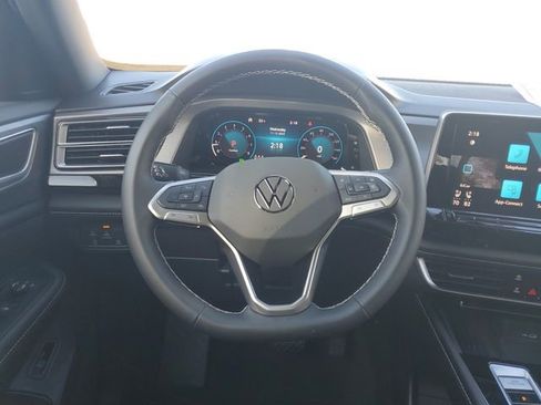 New 2026 Volkswagen Atlas Cross Sport SE image 17