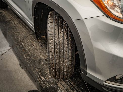 Used 2015 Toyota Highlander Limited image 45