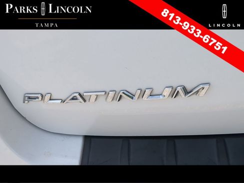 Used 2020 Ford Explorer Platinum w/ Premium Technology Package image 15