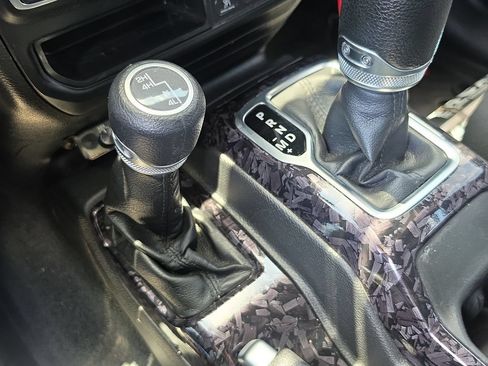 Used 2022 Jeep Gladiator Sport AWD/4WD image 38