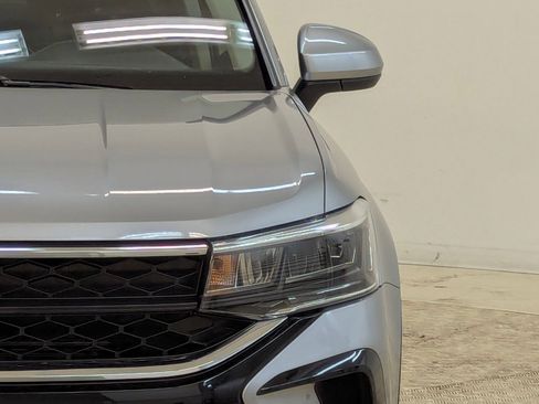 Used 2024 Volkswagen Taos SE image 11