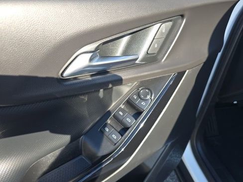 Used 2025 Chevrolet Equinox LT FWD image 12